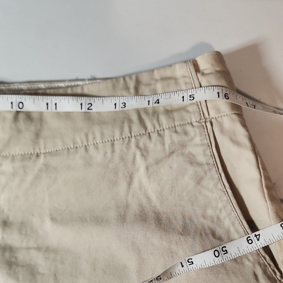 GAP Women's Cream Bermuda Shorts - Picture 3 of 6